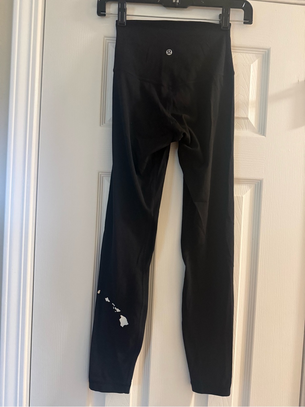 Lululemon Black High-Rise Leggings with Hawaiian Island Graphic